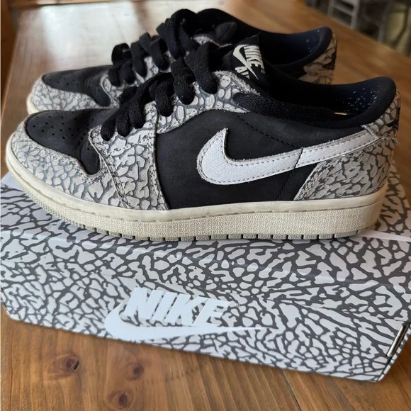 Jordan Kids Sneakers in Black and White